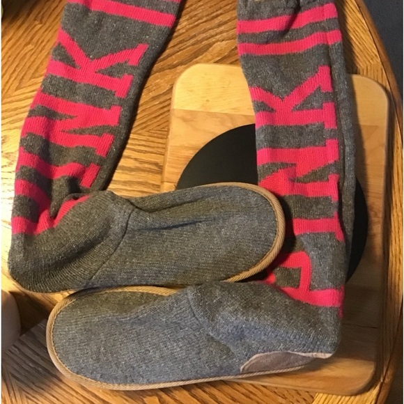 VS PINK MUKLUKS 2010 COLLECTION SZ LG GREY PINK LOGO KNEE HIGH - Picture 5 of 14